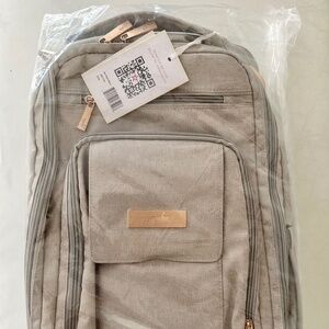 Jujube - Be Right Back - Pebble Chromatics